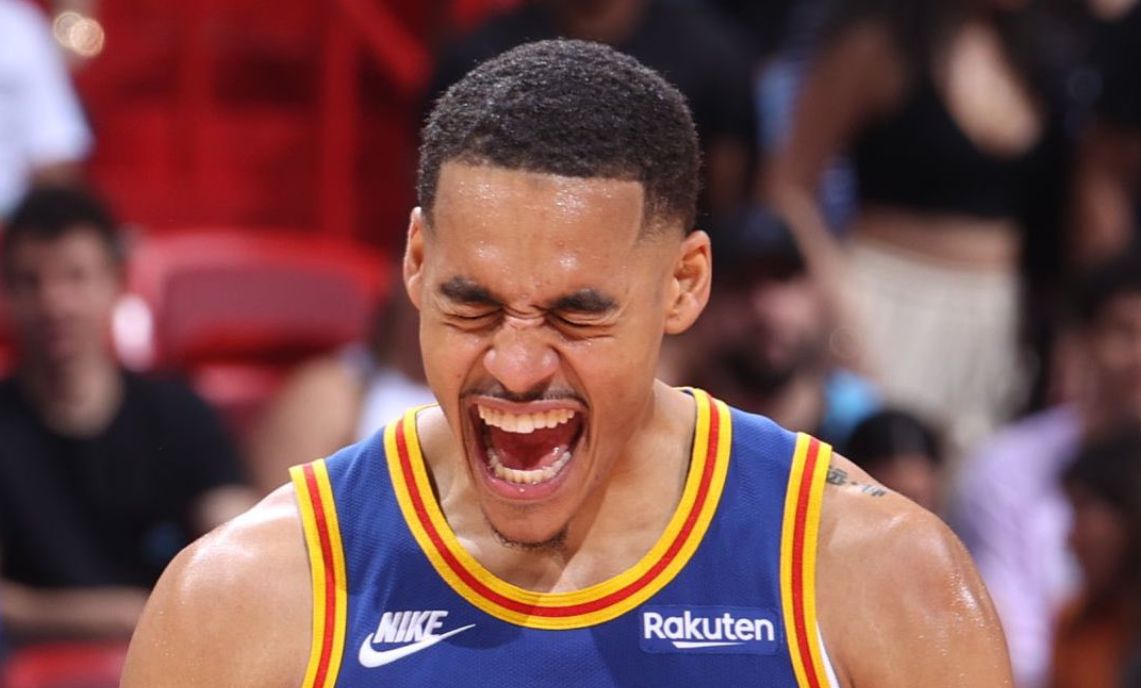 开云中国-广东宏远训练开放日，赛后手感冰凉引欢呼，欧联在即，数据趋势出现新变化-开云中国