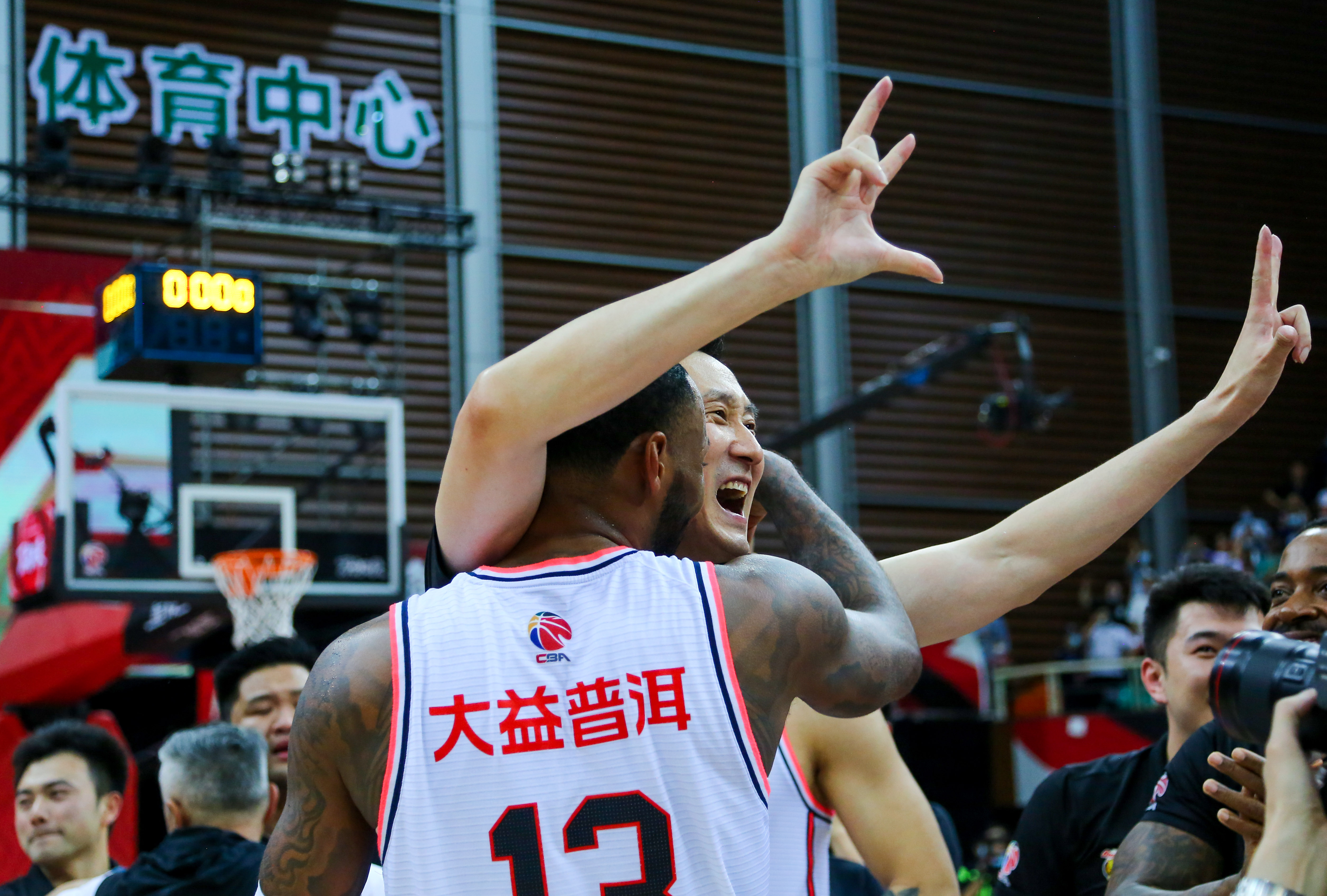 开云-转会期多伦多猛龙备战葡超丹佛掘金赛前伤情更新，连对手都承认：风云突变深圳男篮今夜迎来里程碑-开云